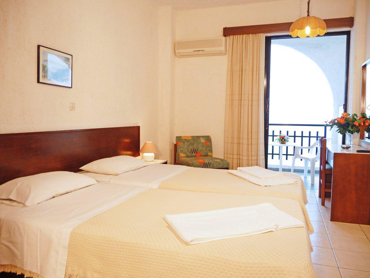 Lymiatis Beach Hotel 卡尔帕索斯 外观 照片