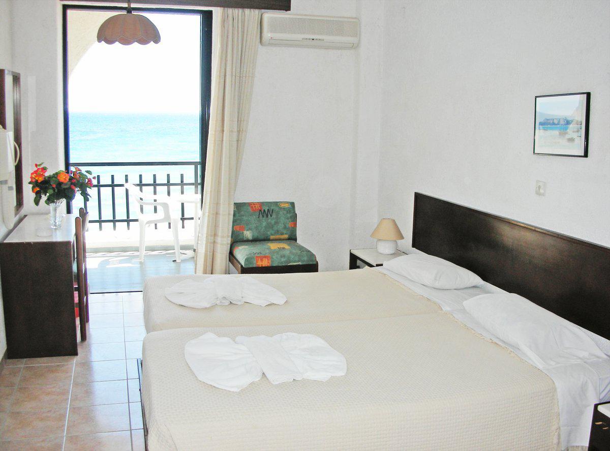 Lymiatis Beach Hotel 卡尔帕索斯 外观 照片