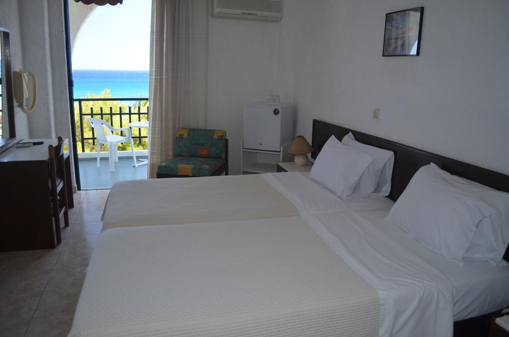Lymiatis Beach Hotel 卡尔帕索斯 外观 照片